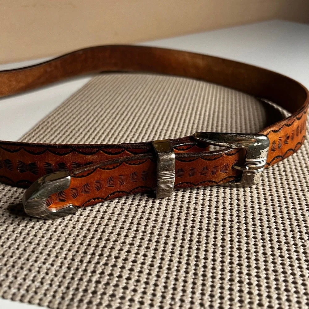 Vintage Western Tooled Leather Belt Tan Silver Buckle Tip Set 32